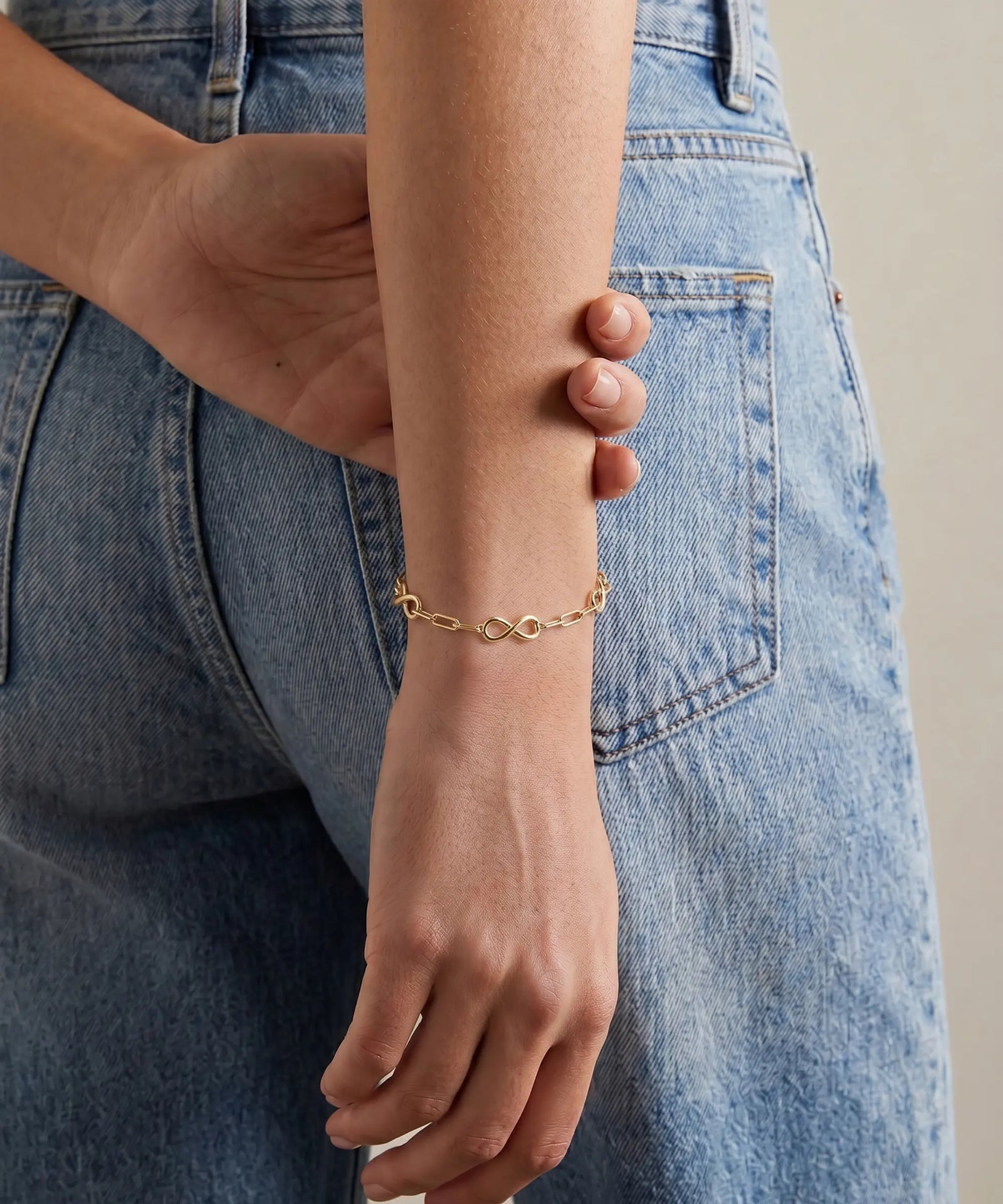 Oroventi Paperclip Infinity Bracelet