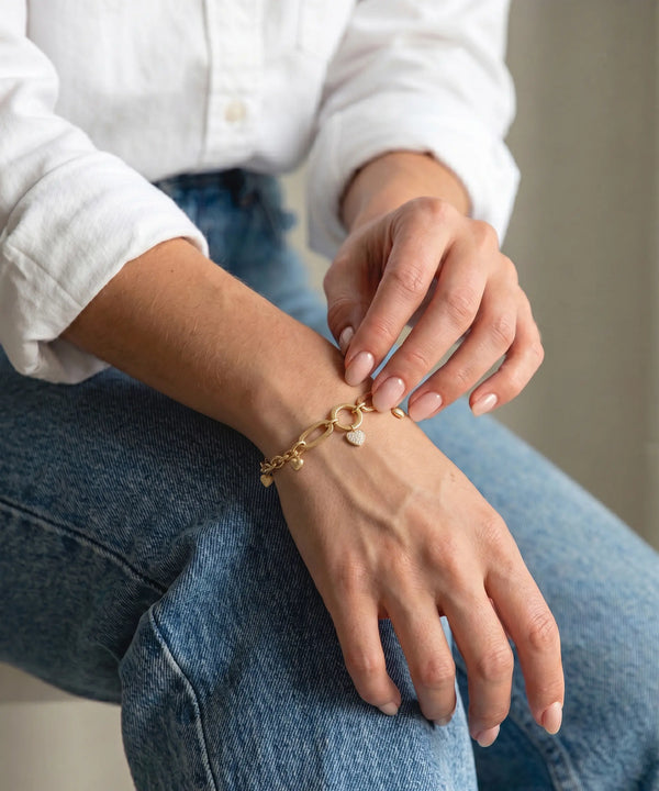 Oroventi Pave CZ Heart Charm Bracelet