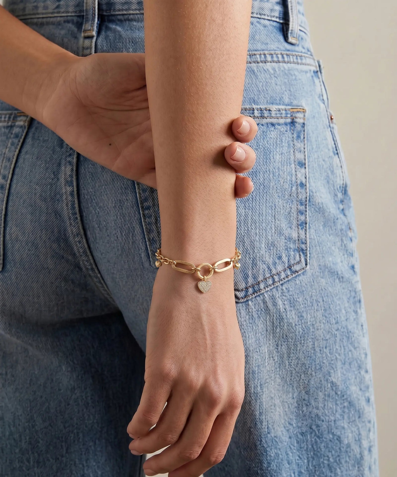 Oroventi Pave CZ Heart Charm Bracelet