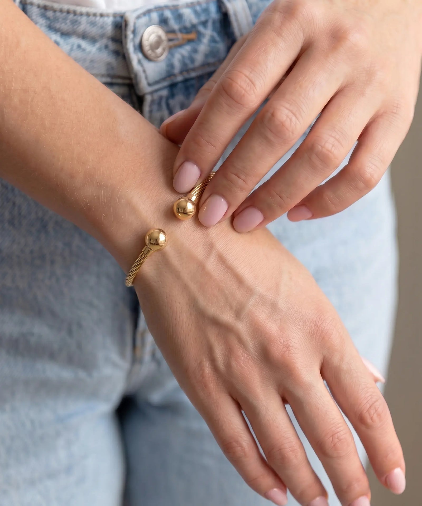 Oroventi Twisted Open Cuff Bangle