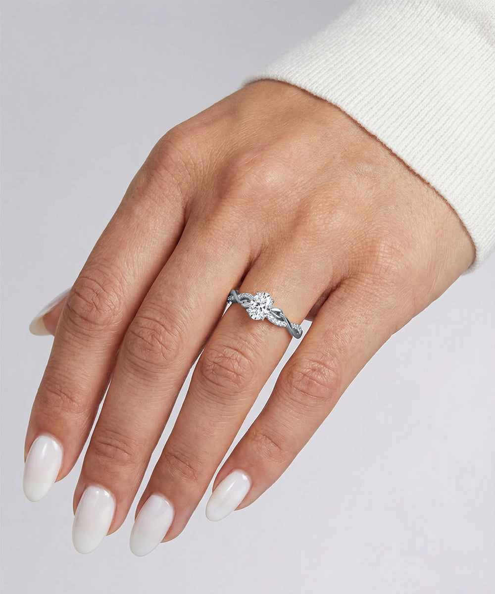 Novello Lab-grown Diamond Oval Twisted pavé Ring - 0.50 Ct5. T.W.