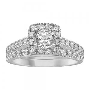  Everlasting Love® 0.43 CT. Center and 1 1/2 CT. T.W. Diamond Bridal Set In 10K Gold